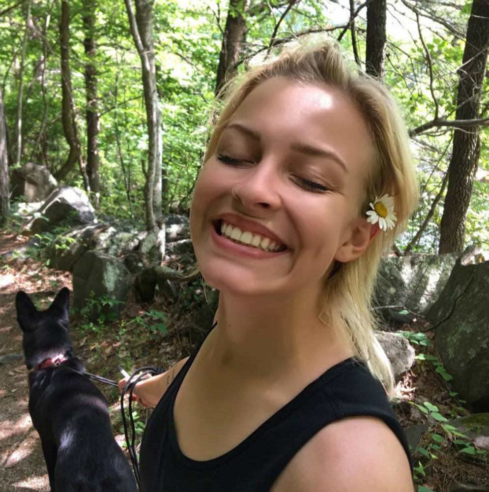 Meet your Posher, Adrianna